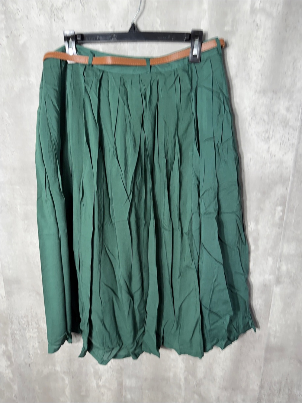 NWT TULIP B Pleated Green Midi Skirt with Brown Belt - Picture 3 of 3